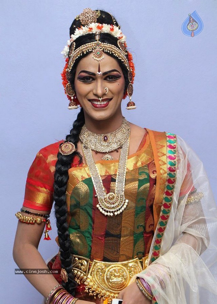 Haleem Khan's Thanksgiving Dance Show - 10 / 36 photos