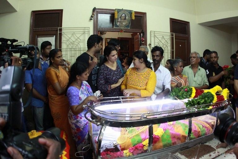 Aachi Manorama Condolences Photos - 22 / 165 photos