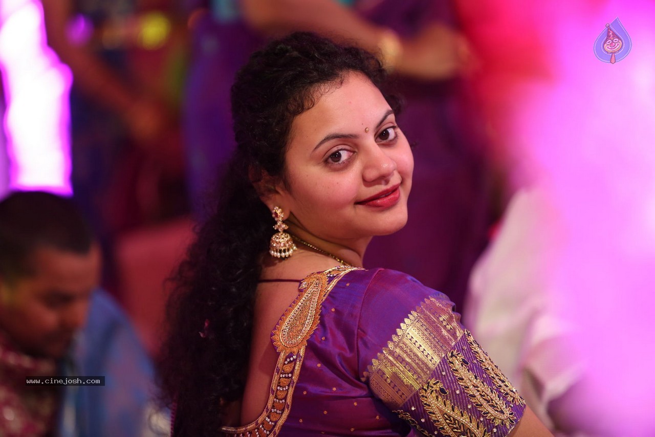 Aadi and Aruna Wedding Photos - 24 / 76 photos