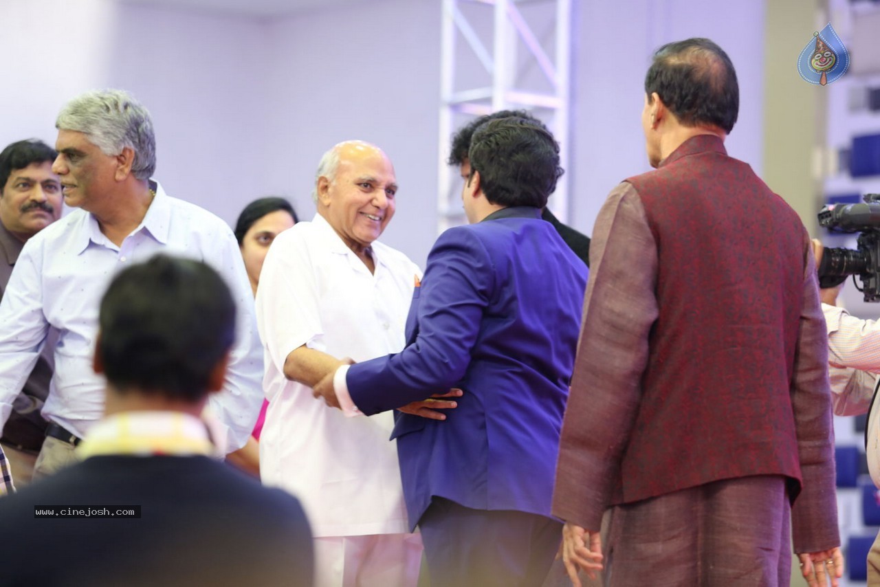 Aadi and Aruna Wedding Reception 02 - 116 / 170 photos