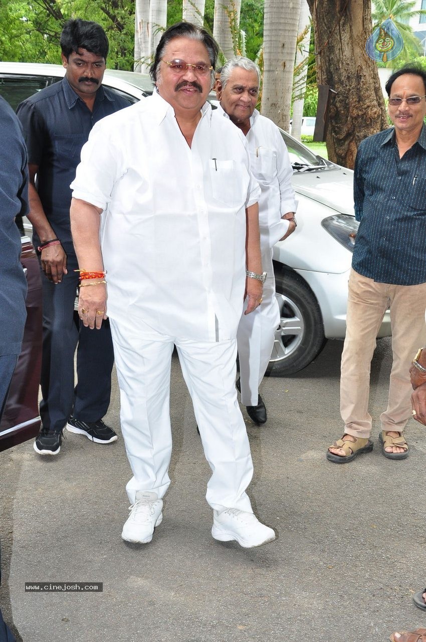 Abhishekam Serial 2000 Episodes Celebrations - 54 / 102 photos