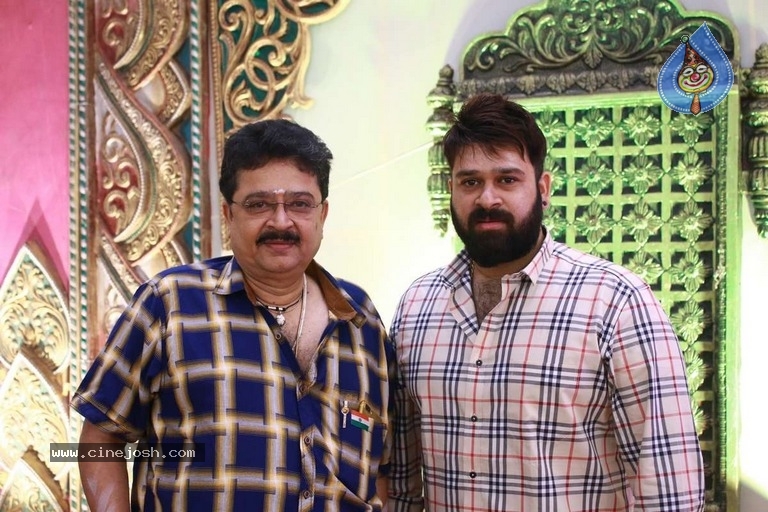 Abinesh Elangovan and Nandhini Wedding Reception - 10 / 42 photos