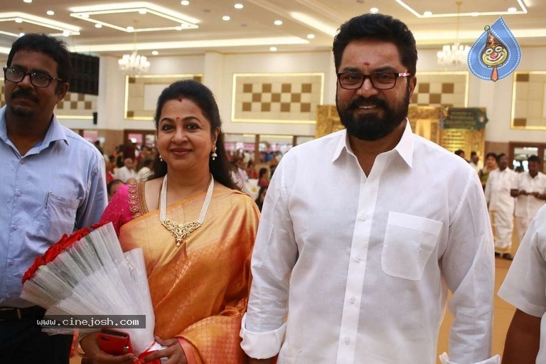 Abinesh Elangovan and Nandhini Wedding Reception - 30 / 42 photos