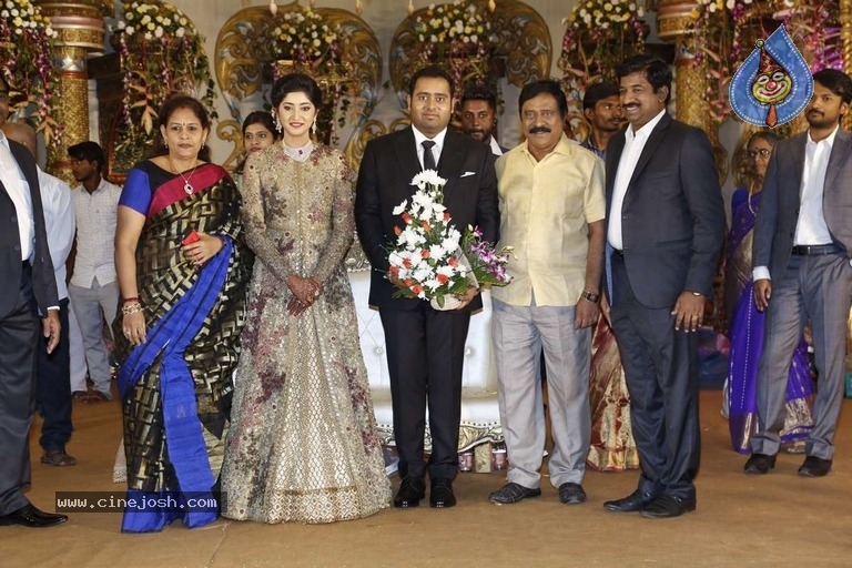 Abinesh Elangovan and Nandhini Wedding Reception - 33 / 42 photos