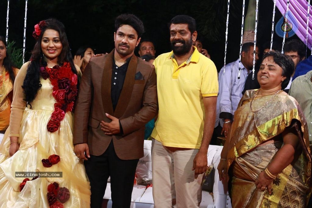 Actor Harish and Abinaya Wedding Reception - 34 / 35 photos