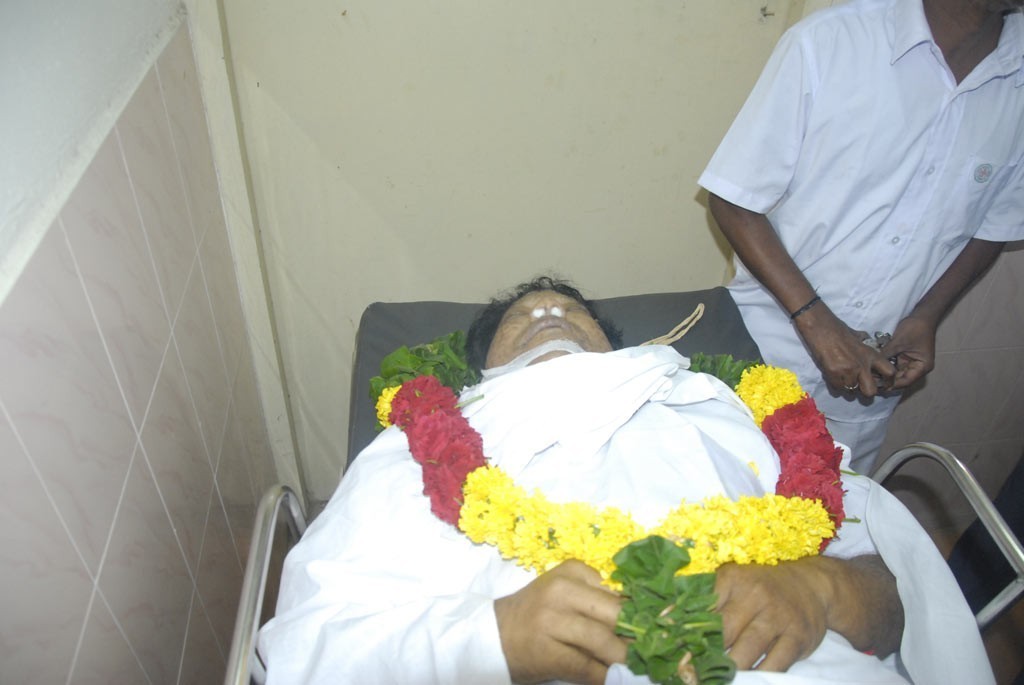 Kadhal Dhandapani Condolence Photos - 24 / 56 photos