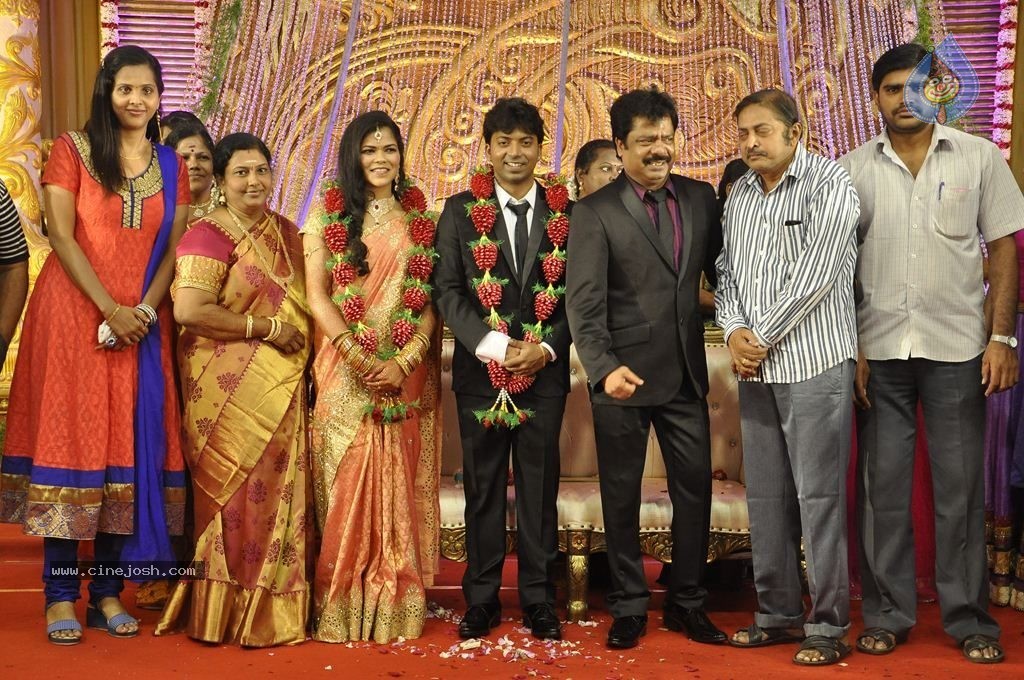 Actor Pandiarajan Son Wedding Reception - 69 / 102 photos