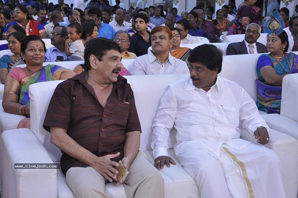 Actor Pandiarajan Son Wedding Reception - 95 / 102 photos