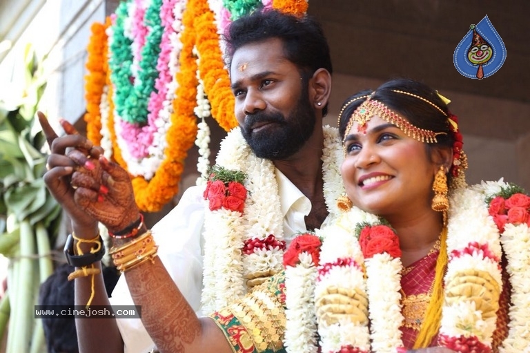 Actor Ramesh Thilak and Navalakshmi Wedding Photos - 6 / 9 photos