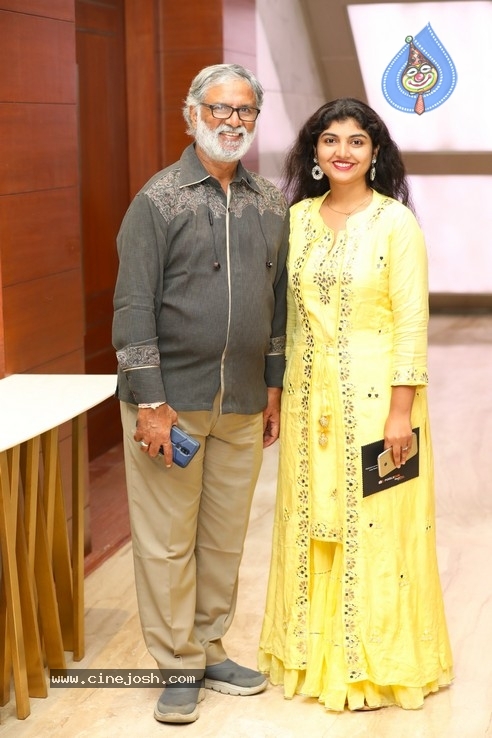 Actor Sathish - Sindhu Wedding Reception Stills - 12 / 105 photos