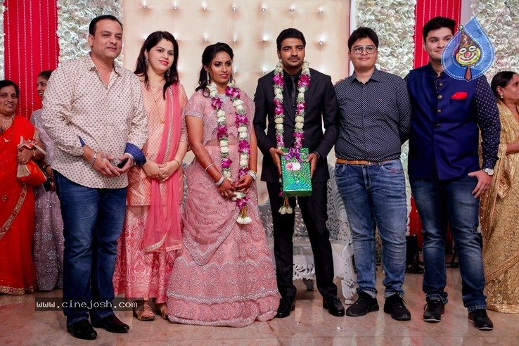 Actor Sathish - Sindhu Wedding Reception Stills - 32 / 105 photos