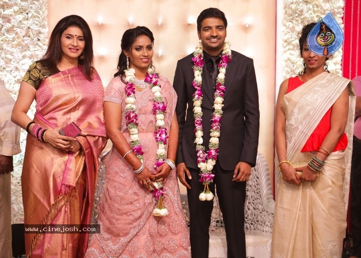 Actor Sathish - Sindhu Wedding Reception Stills - 47 / 105 photos