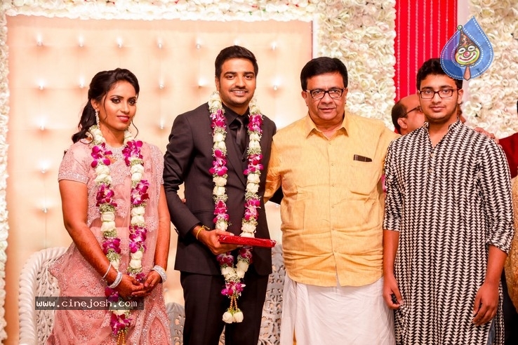Actor Sathish - Sindhu Wedding Reception Stills - 51 / 105 photos