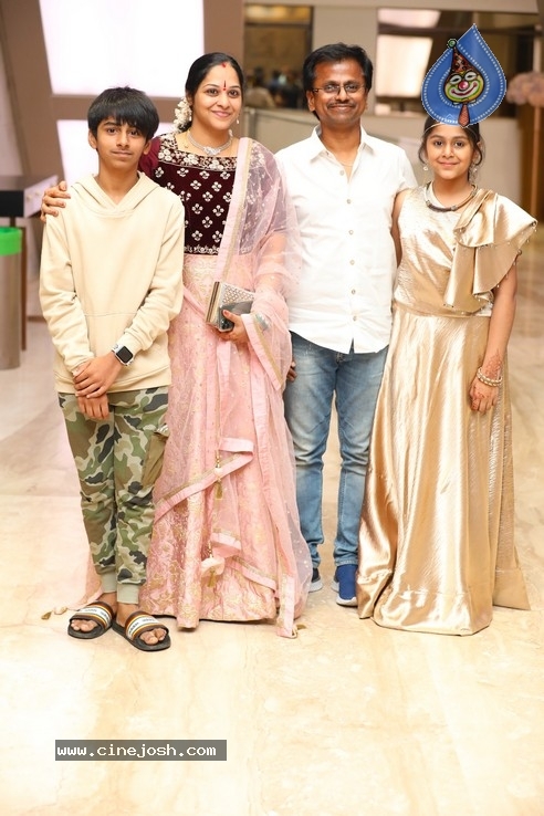 Actor Sathish - Sindhu Wedding Reception Stills - 57 / 105 photos