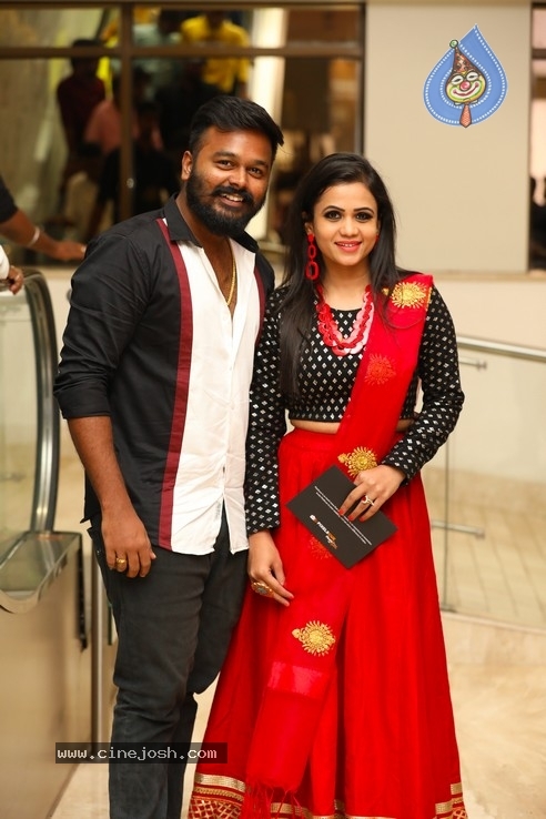 Actor Sathish - Sindhu Wedding Reception Stills - 61 / 105 photos