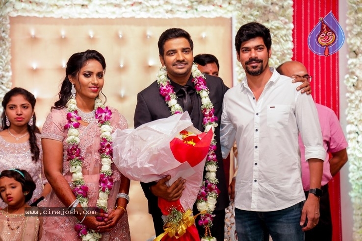 Actor Sathish - Sindhu Wedding Reception Stills - 72 / 105 photos