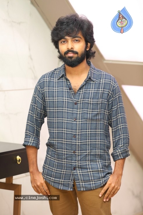 Actor Sathish - Sindhu Wedding Reception Stills - 92 / 105 photos