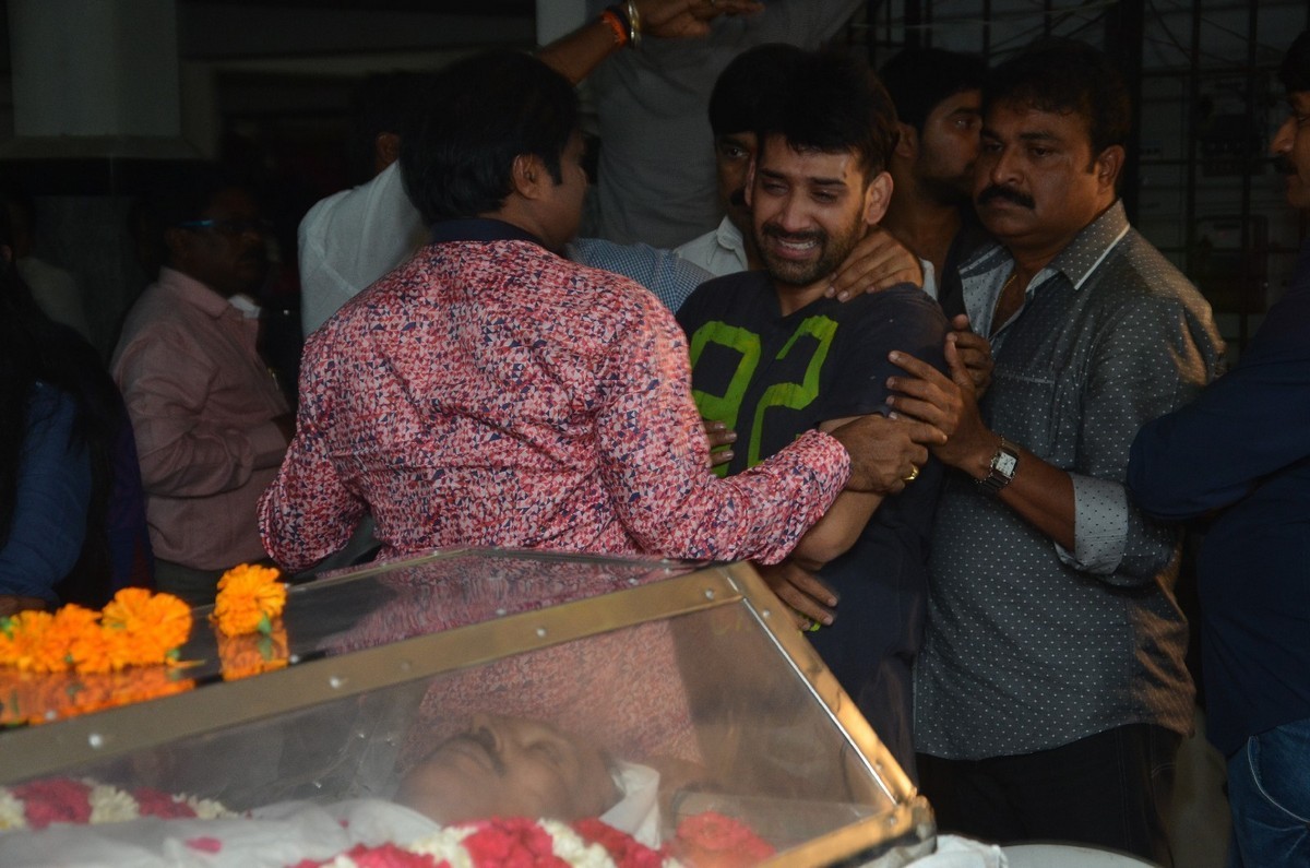 Ahuti Prasad Condolences Photos - 24 / 129 photos