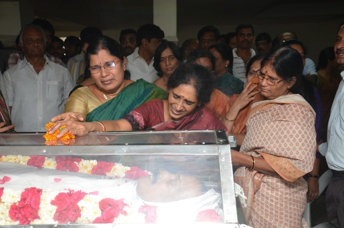 Ahuti Prasad Condolences Photos - 26 / 129 photos