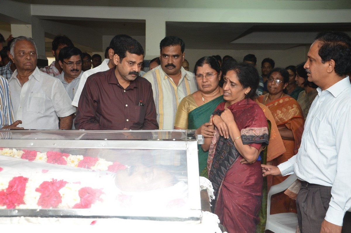 Ahuti Prasad Condolences Photos - 28 / 129 photos
