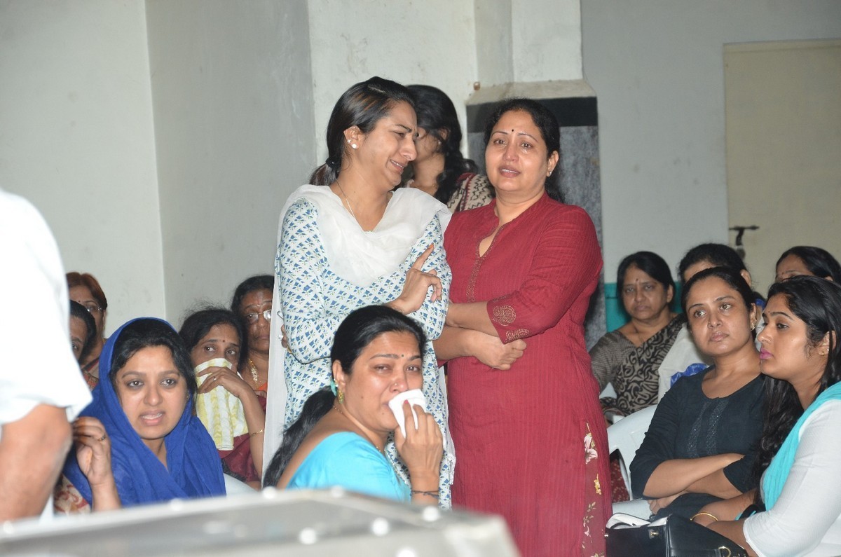 Ahuti Prasad Condolences Photos - 34 / 129 photos