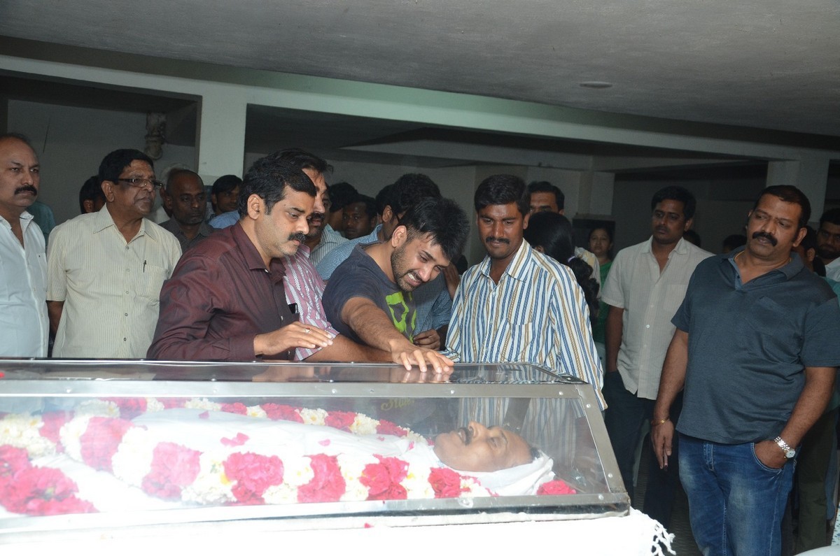 Ahuti Prasad Condolences Photos - 61 / 129 photos