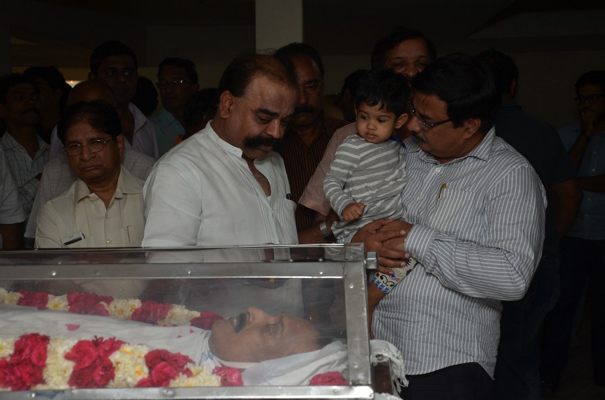 Ahuti Prasad Condolences Photos - 101 / 129 photos