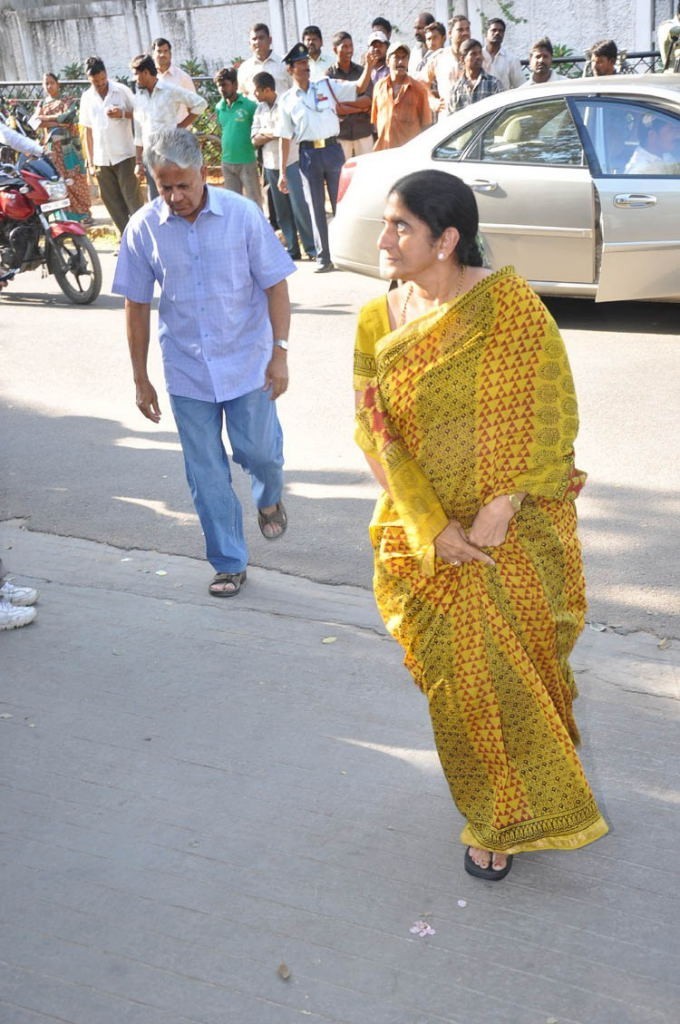 Akkineni Annapurna Condolences-2 - 86 / 114 photos