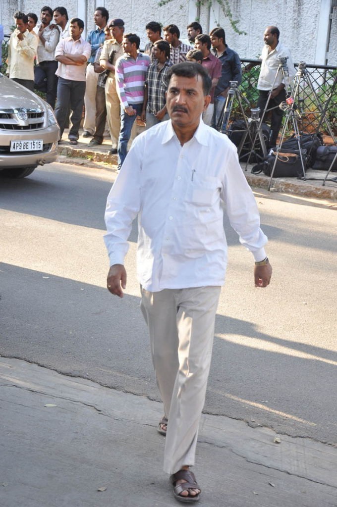 Akkineni Annapurna Condolences-2 - 97 / 114 photos