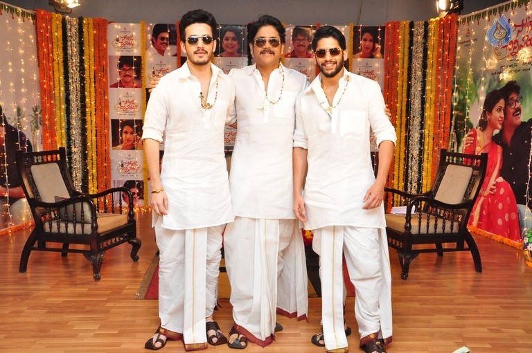 Akkineni Heroes Panche Kattu Photos - 24 / 26 photos