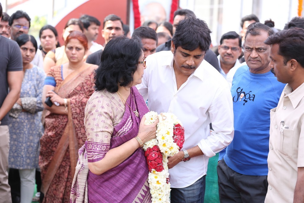 Akkineni Nageswara Rao Condolences Photos 02 - 43 / 211 photos