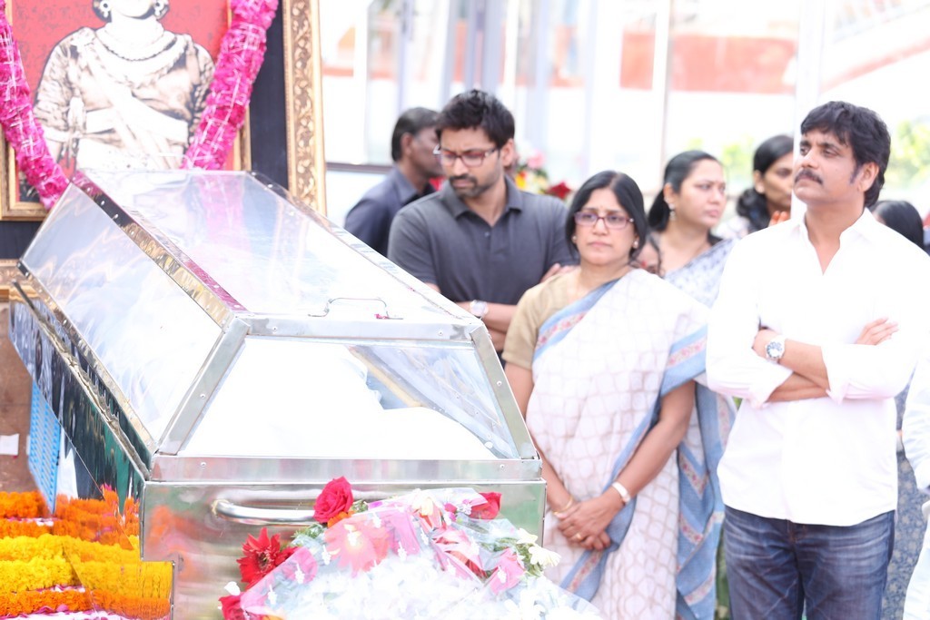 Akkineni Nageswara Rao Condolences Photos 02 - 86 / 211 photos
