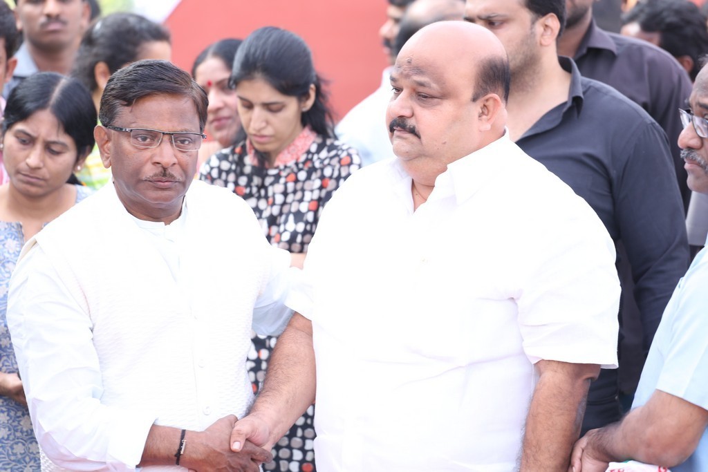 Akkineni Nageswara Rao Condolences Photos 02 - 99 / 211 photos