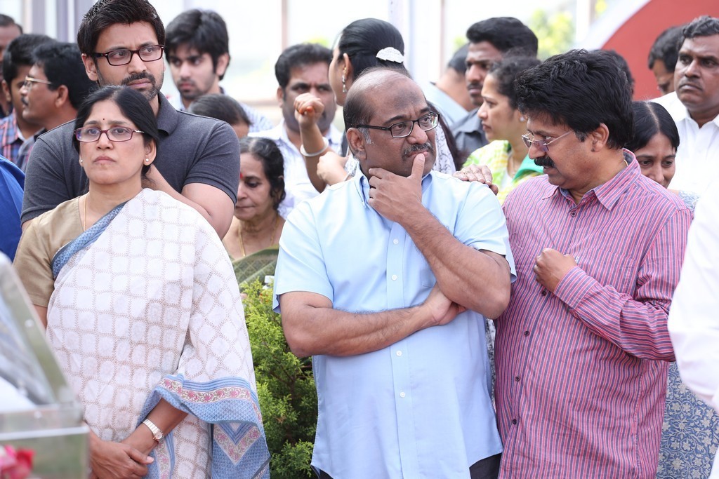 Akkineni Nageswara Rao Condolences Photos 02 - 160 / 211 photos