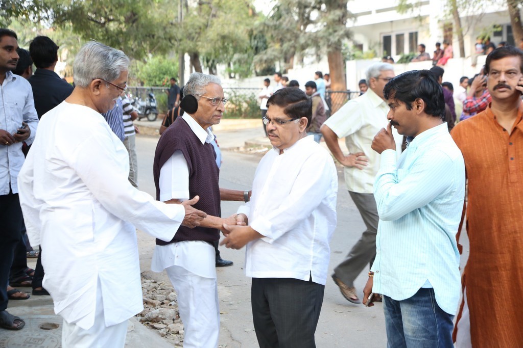 Akkineni Nageswara Rao Condolences Photos - 42 / 450 photos