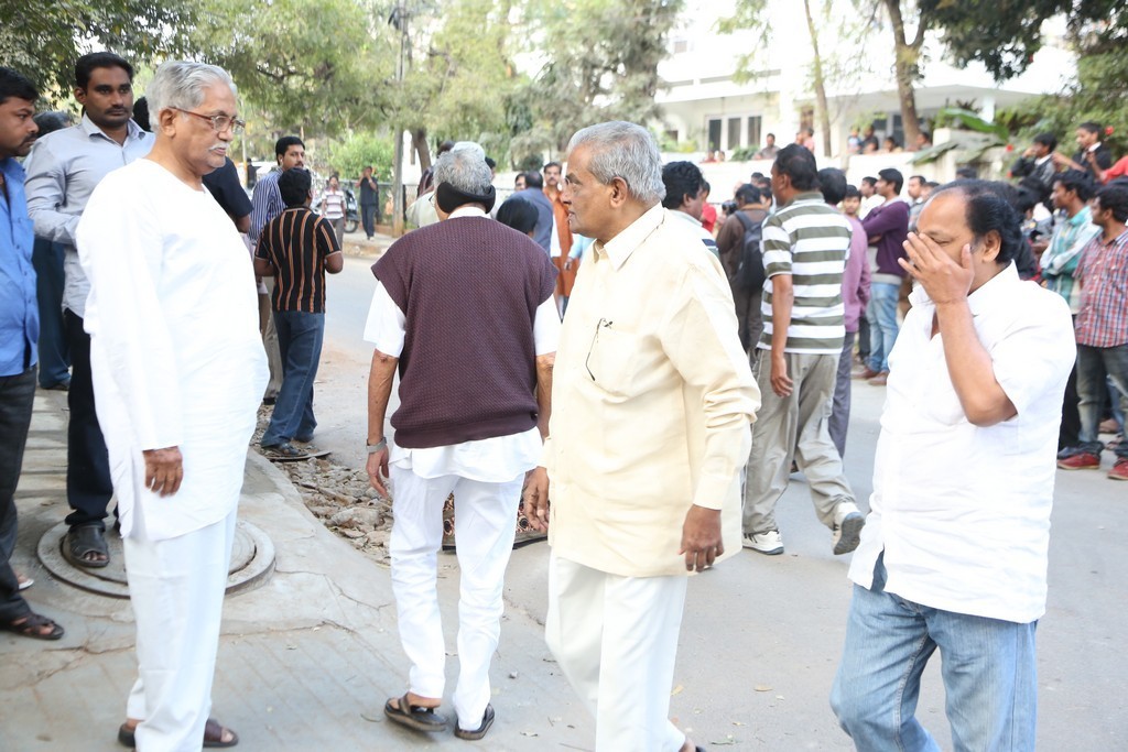 Akkineni Nageswara Rao Condolences Photos - 128 / 450 photos
