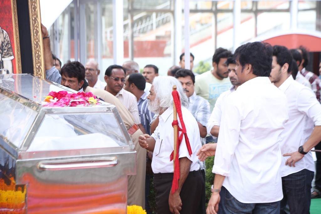 Akkineni Nageswara Rao Condolences Photos - 156 / 450 photos