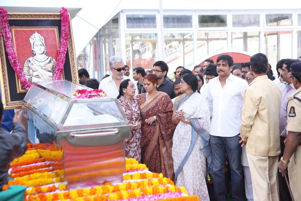 Akkineni Nageswara Rao Condolences Photos - 164 / 450 photos