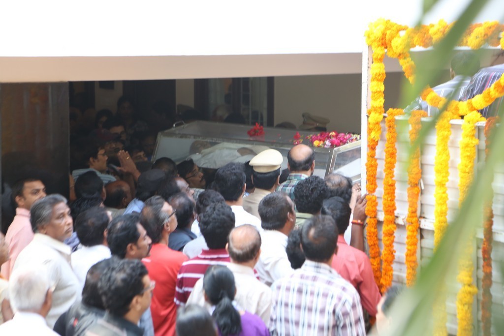 Akkineni Nageswara Rao Condolences Photos - 184 / 450 photos