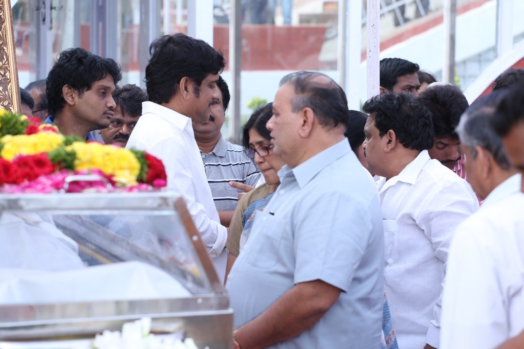 Akkineni Nageswara Rao Condolences Photos - 211 / 450 photos