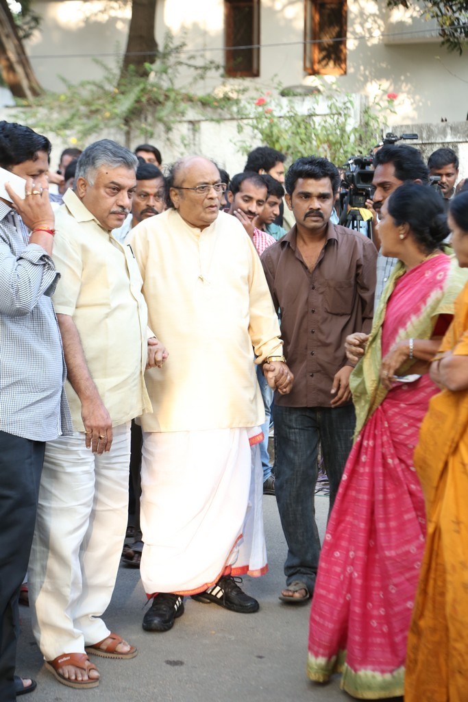 Akkineni Nageswara Rao Condolences Photos - 221 / 450 photos