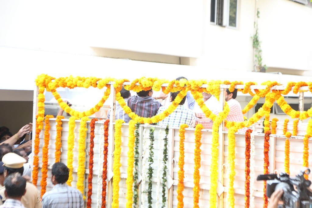 Akkineni Nageswara Rao Condolences Photos - 222 / 450 photos