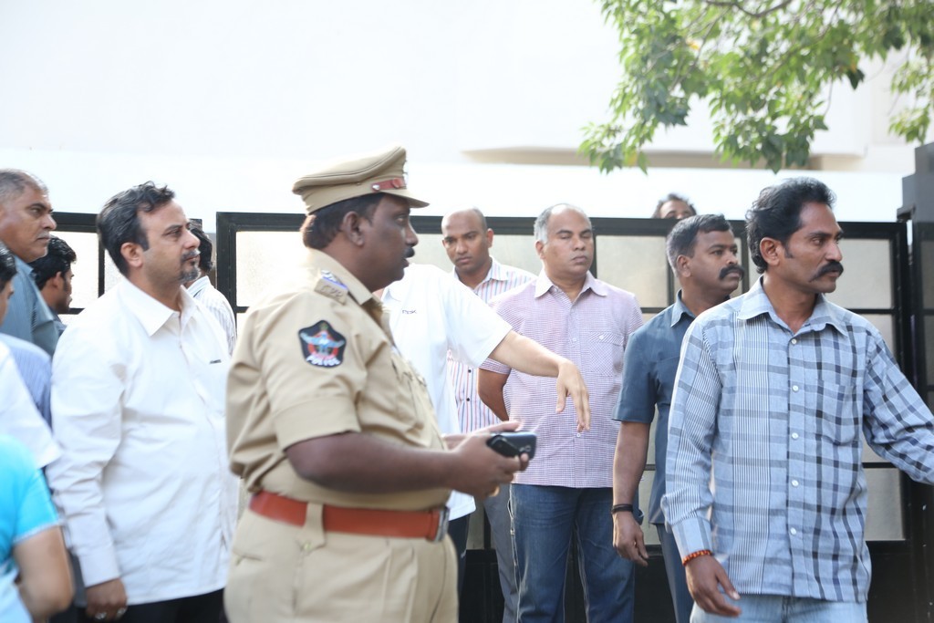 Akkineni Nageswara Rao Condolences Photos - 287 / 450 photos