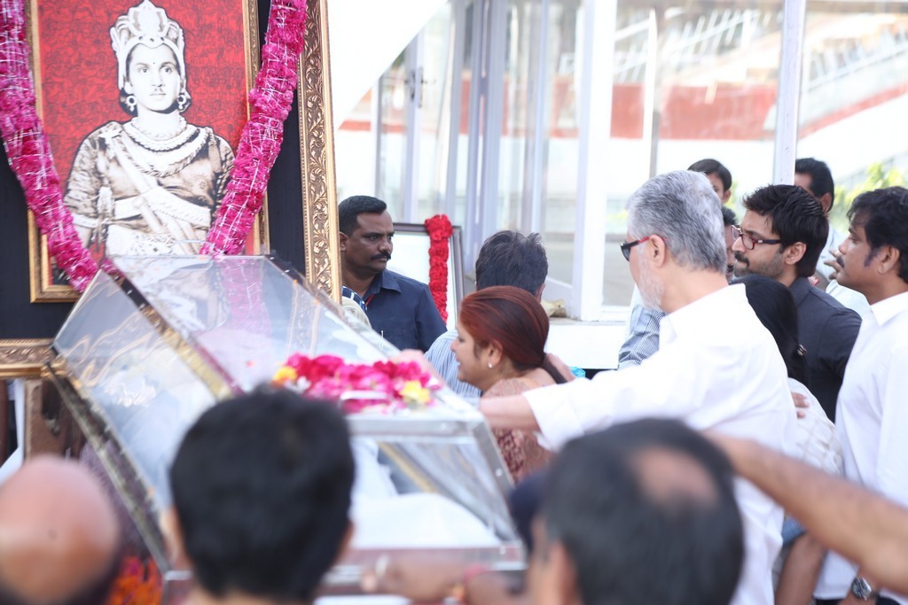 Akkineni Nageswara Rao Condolences Photos - 368 / 450 photos