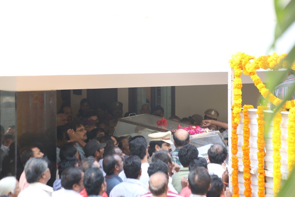 Akkineni Nageswara Rao Condolences Photos - 418 / 450 photos