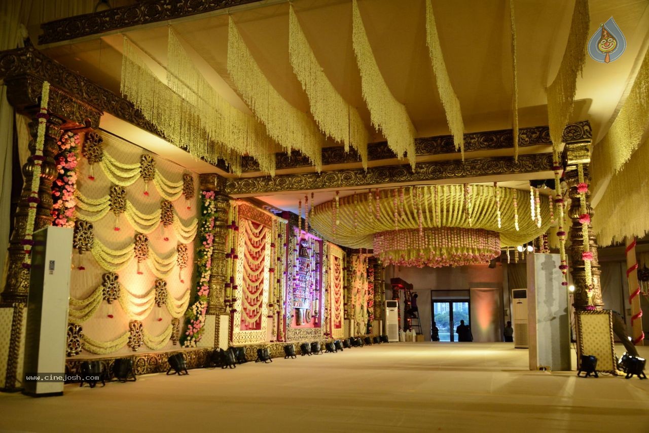 Allari Naresh Wedding Photos 01 - 39 / 51 photos