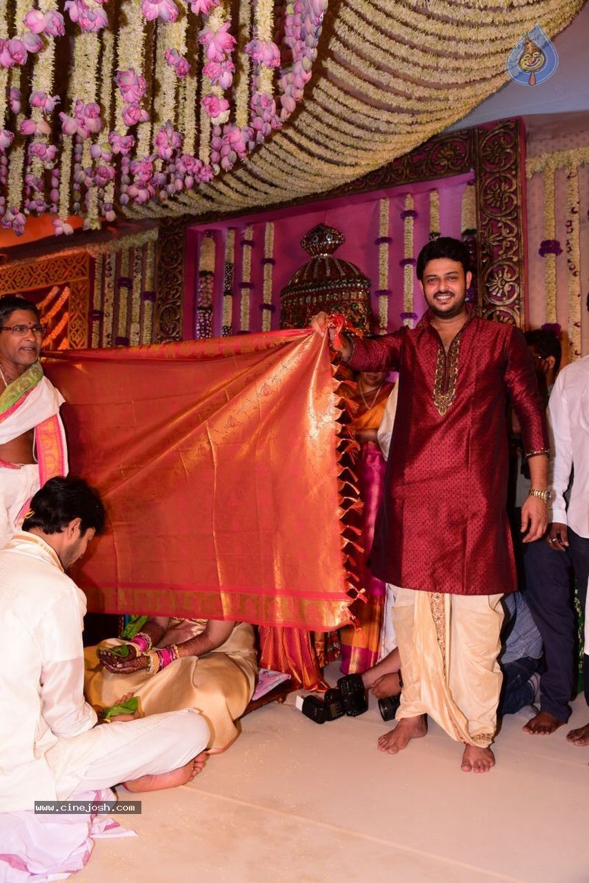Allari Naresh Wedding Photos 03 - 76 / 227 photos