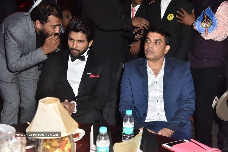 Allu Arjun And Regina Cassandra In A Charity Event - 19 / 42 photos