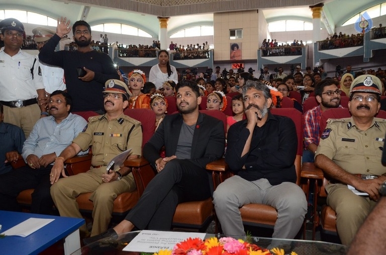 Allu Arjun and SS Rajamouli at Traffic Awareness Event - 24 / 81 photos