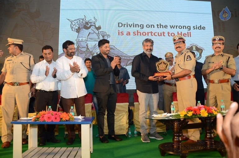 Allu Arjun and SS Rajamouli at Traffic Awareness Event - 36 / 81 photos